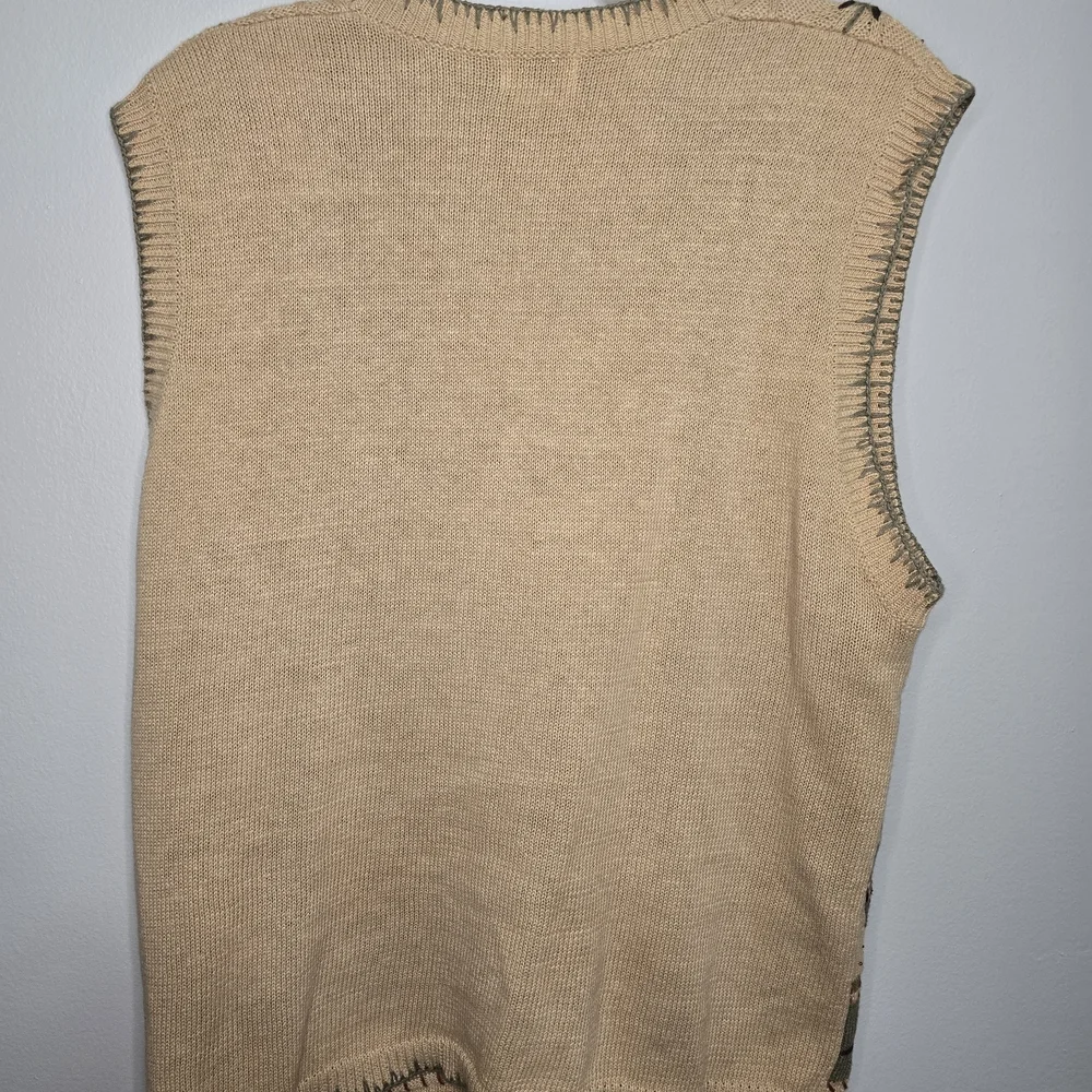 Vintage Koret Women's Tan Floral Patterned Sweater Vest - Picture 2 of 3